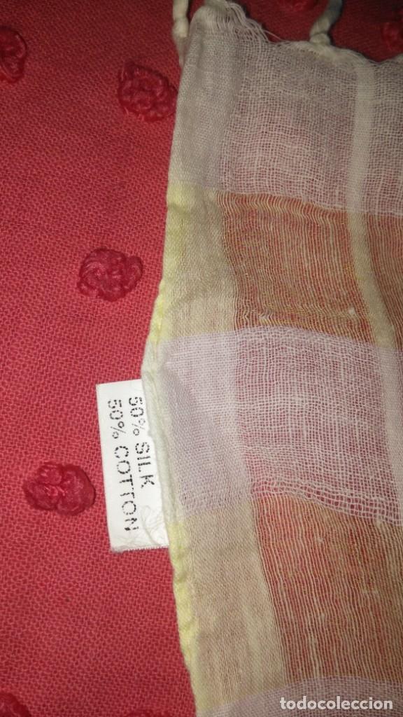 Artesan&iacute;a: Cuatro chales de seda y algod&oacute;n, amarillo claro. - Foto 2
