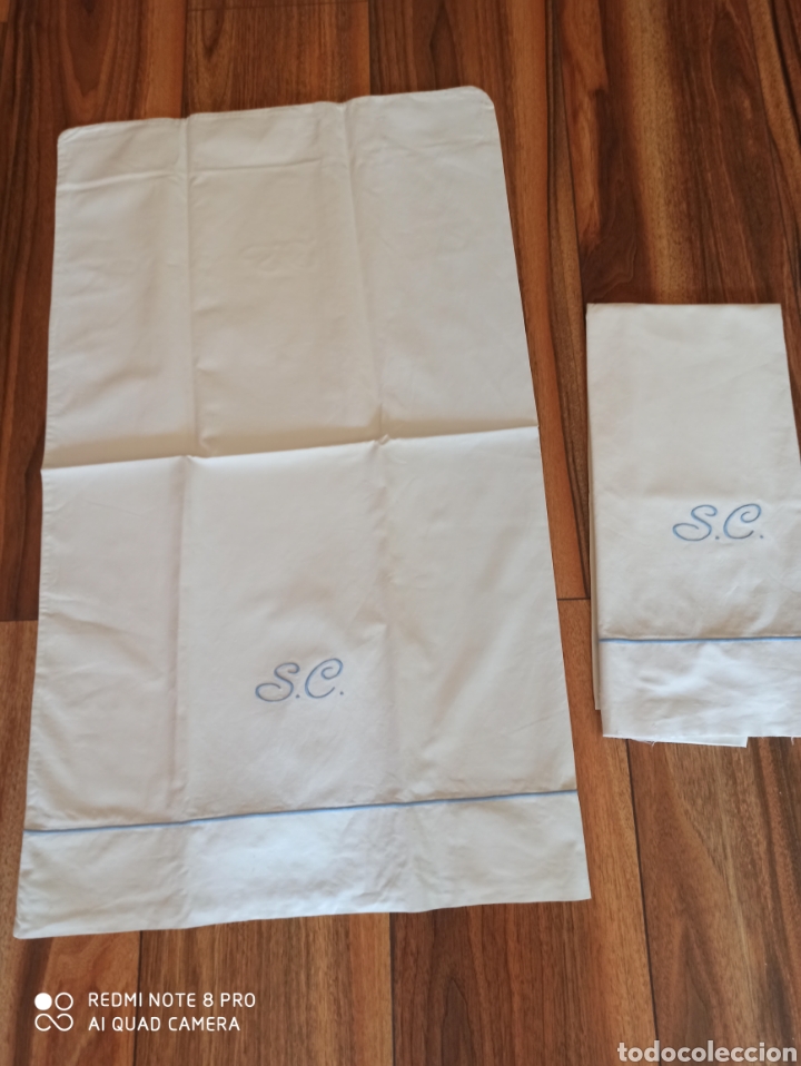 Artesan&iacute;a: 2 almohadas bordadas. - Foto 3