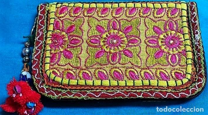 estuche artesanal hindú rosas con pompon casaca - Buy Handmade clothing and  accessories on todocoleccion