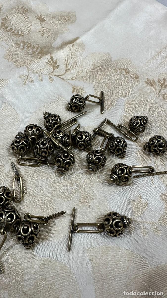 Artesan&iacute;a: Bot&oacute;n de lat&oacute;n con asa y pasador - Foto 4