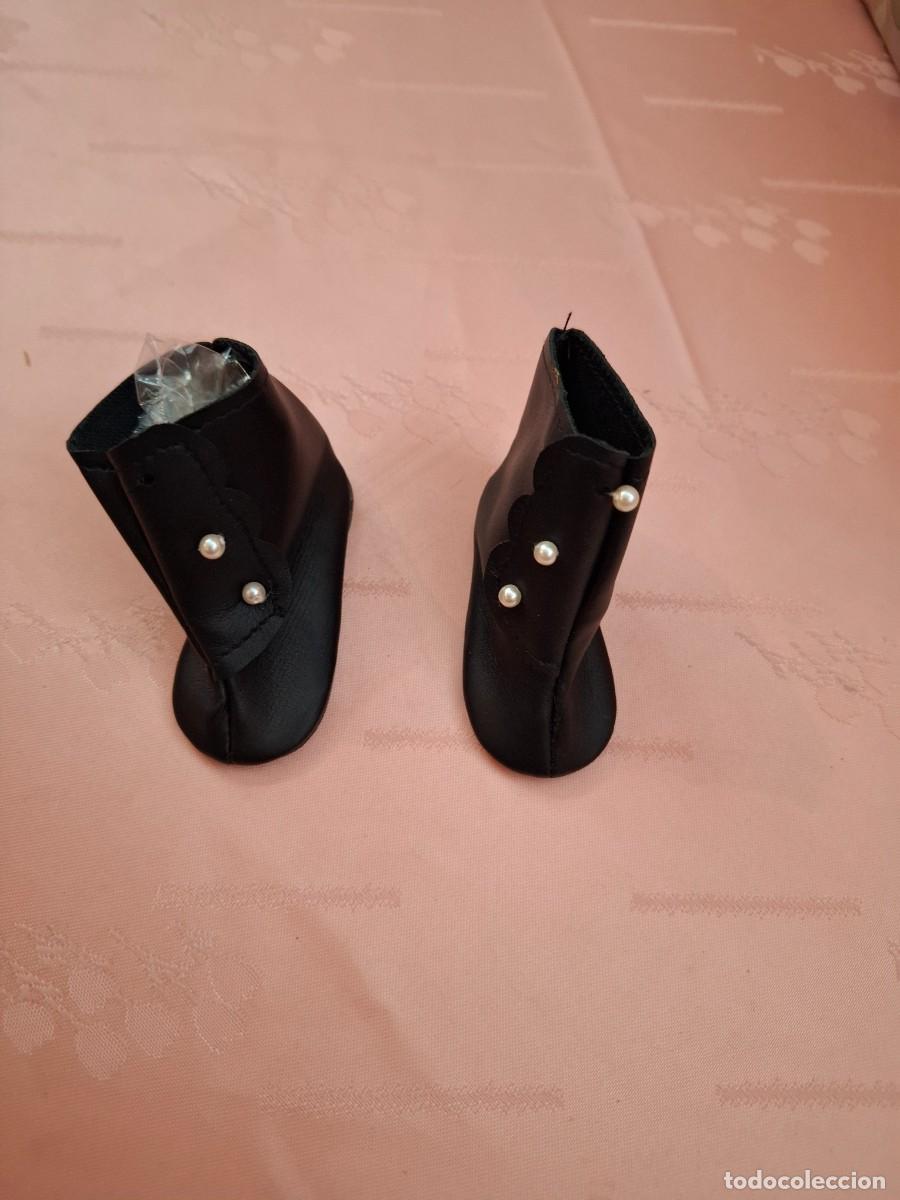 Artesan&iacute;a: BOTAS DE EPOCA, DE PIEL, PARA MU&Ntilde;ECA