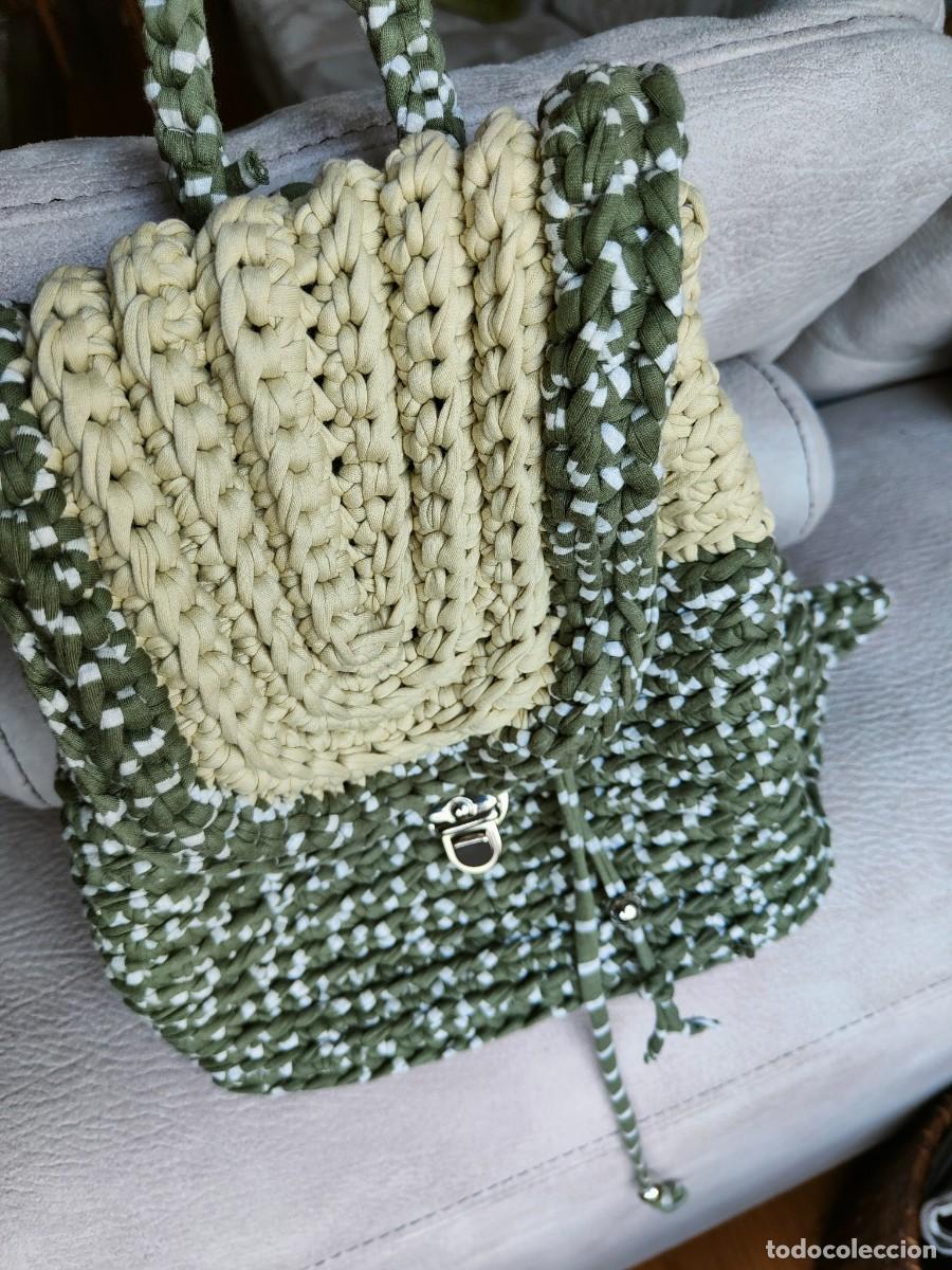 Artesan&iacute;a: MOCHILA REALIZADA EN TRAPILLO VERDE Y BEIGE