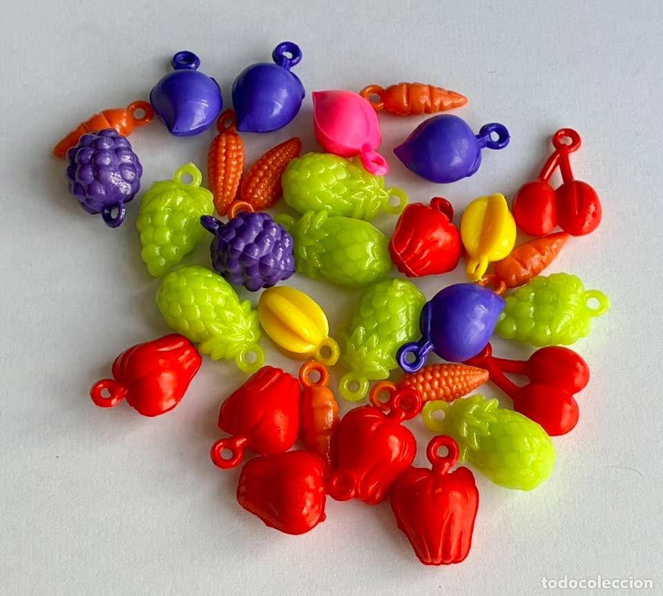 Artesan&iacute;a: 24 Colorful Vintage Plastic Charms &ndash; Fruit & Vegetable Pendants &ndash; Kawaii Craft Supplies &ndash; 20-25mm