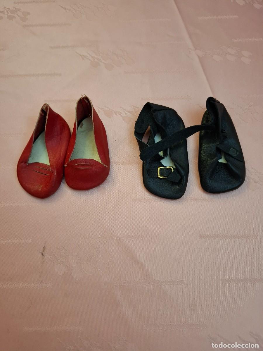 Artesan&iacute;a: 2 PARES DE ZAPATOS DE EPOCA, DE PIEL, PARA MU&Ntilde;ECA