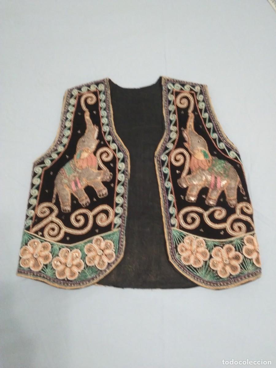 Artesan&iacute;a: Chaleco artesanal tipo Kalaga o Elephant vest.