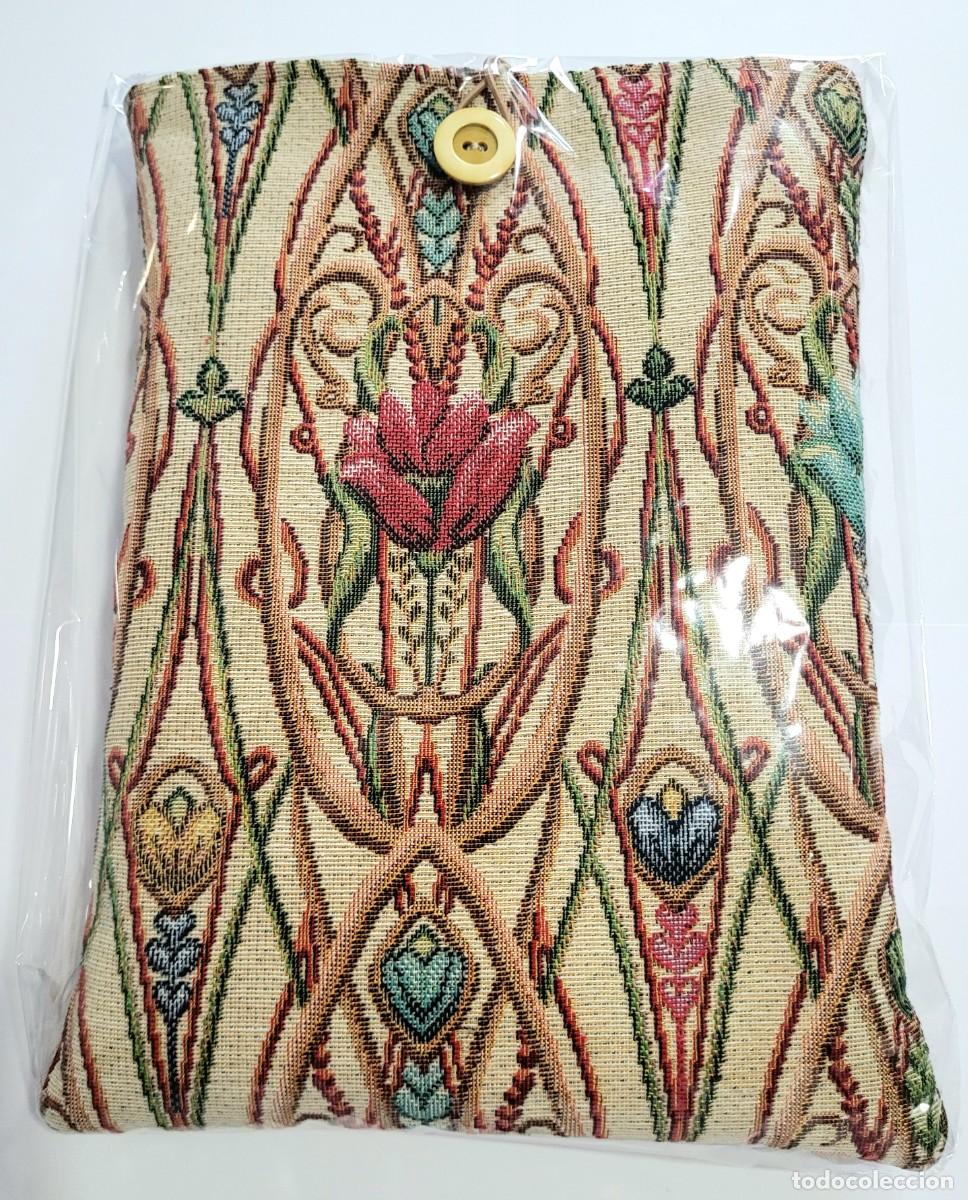 Artesan&iacute;a: FUNDA DE LIBRO ARTESANAL HECHA A MANO