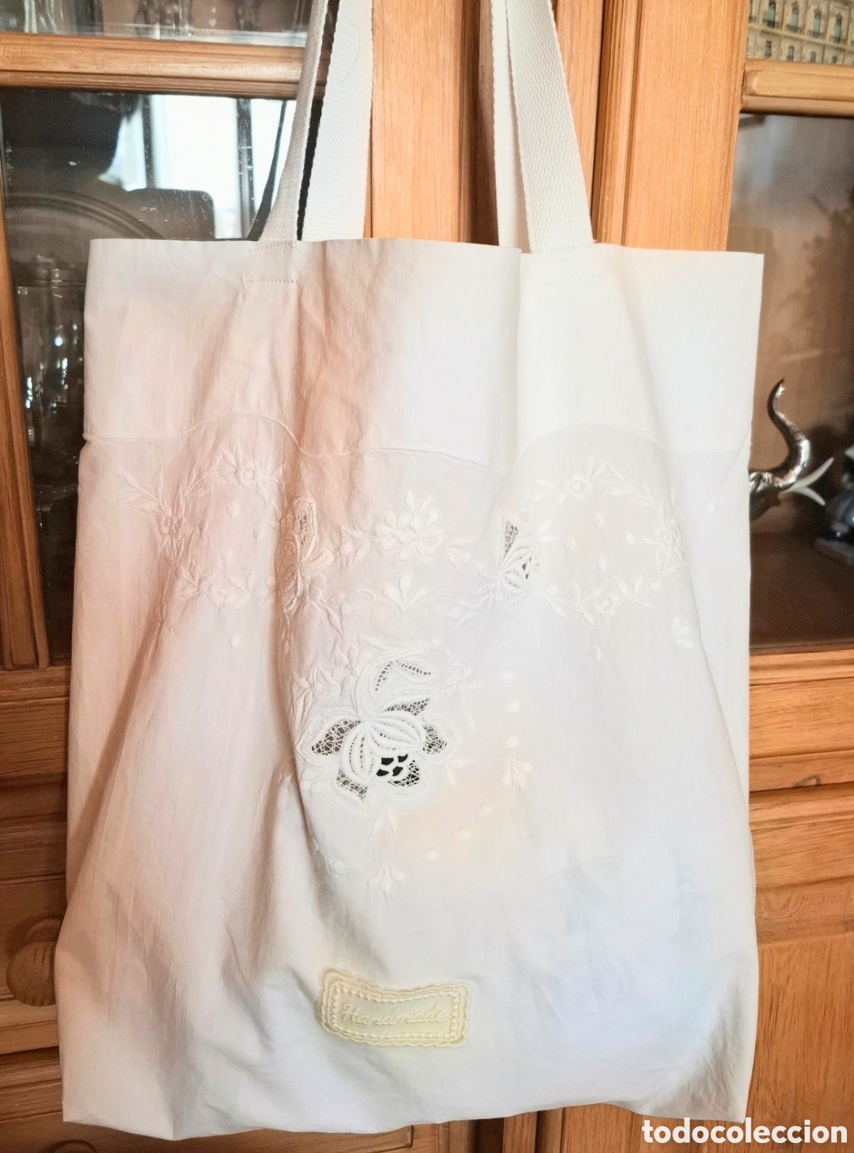 Artesan&iacute;a: Bonito bolso bordado y calado. Hecho a mano