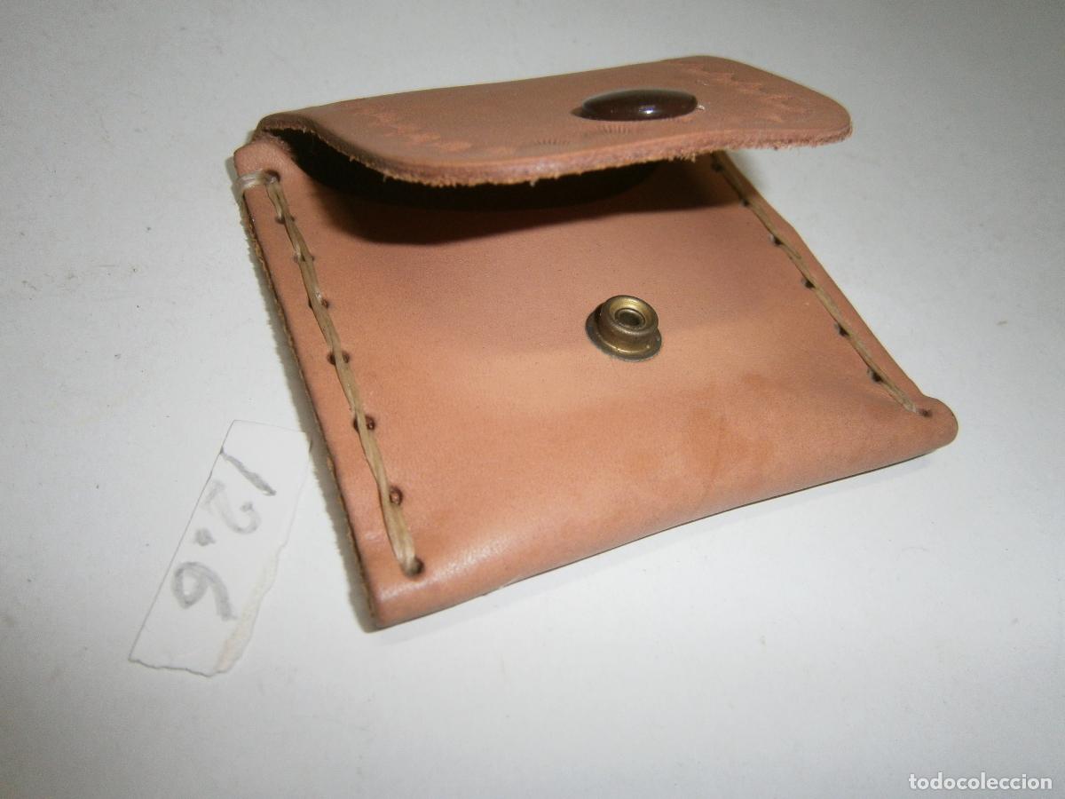 Artesan&iacute;a: MONEDERO NUEVO DE CUERO MARRON CLARO ARTESANAL CON CIERRE