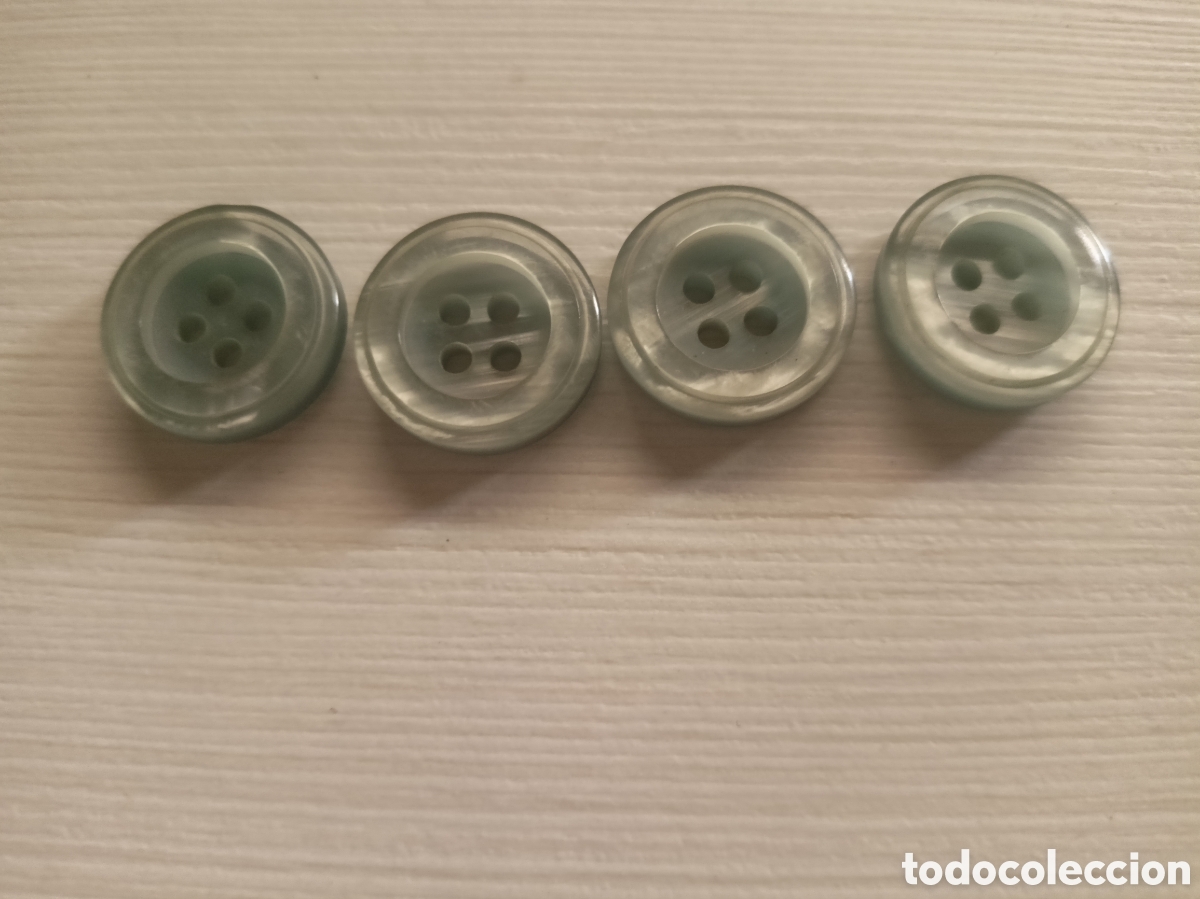 Artesan&iacute;a: 4 botones verdes 4 agujeros