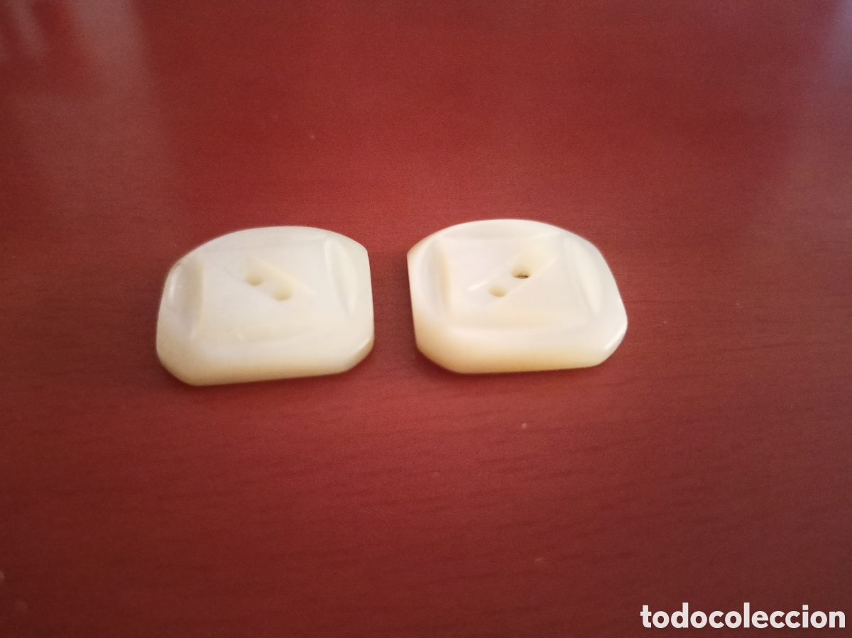 Artesan&iacute;a: 2 botones blancos con cuadrado dentro boton - Foto 2