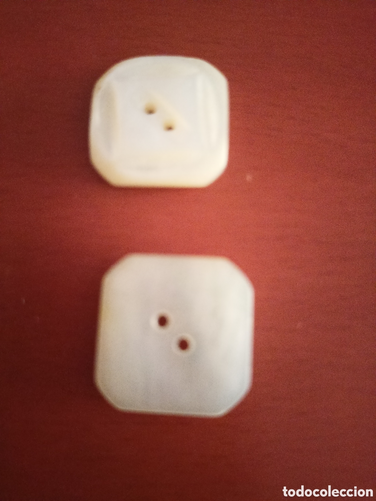 Artesan&iacute;a: 2 botones blancos con cuadrado dentro boton - Foto 4