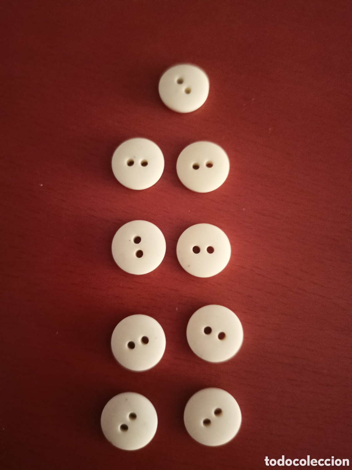 Artesan&iacute;a: 9 botones beige peque&ntilde;os