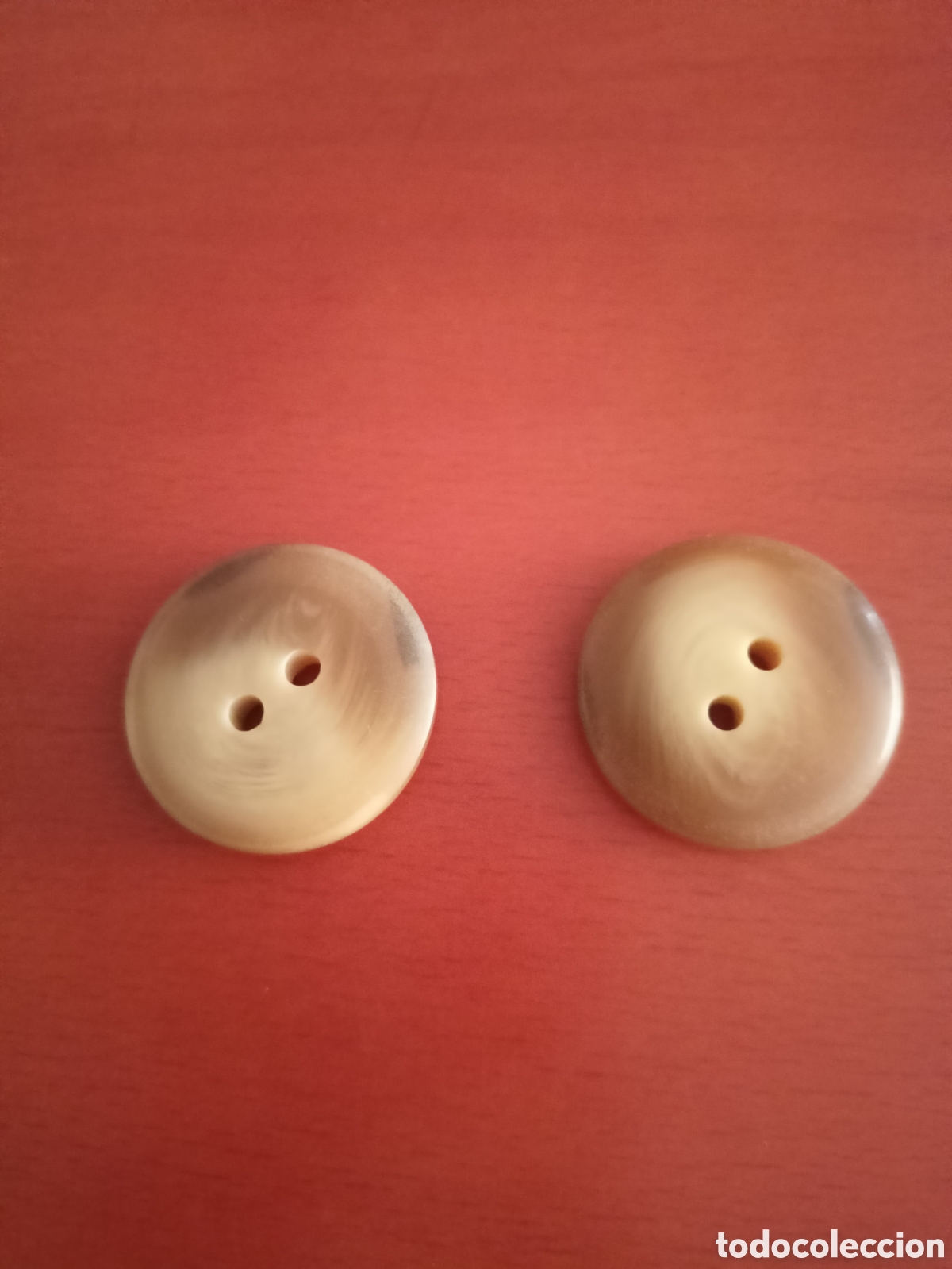 Artesan&iacute;a: 2 botones marrones abrigo - Foto 3