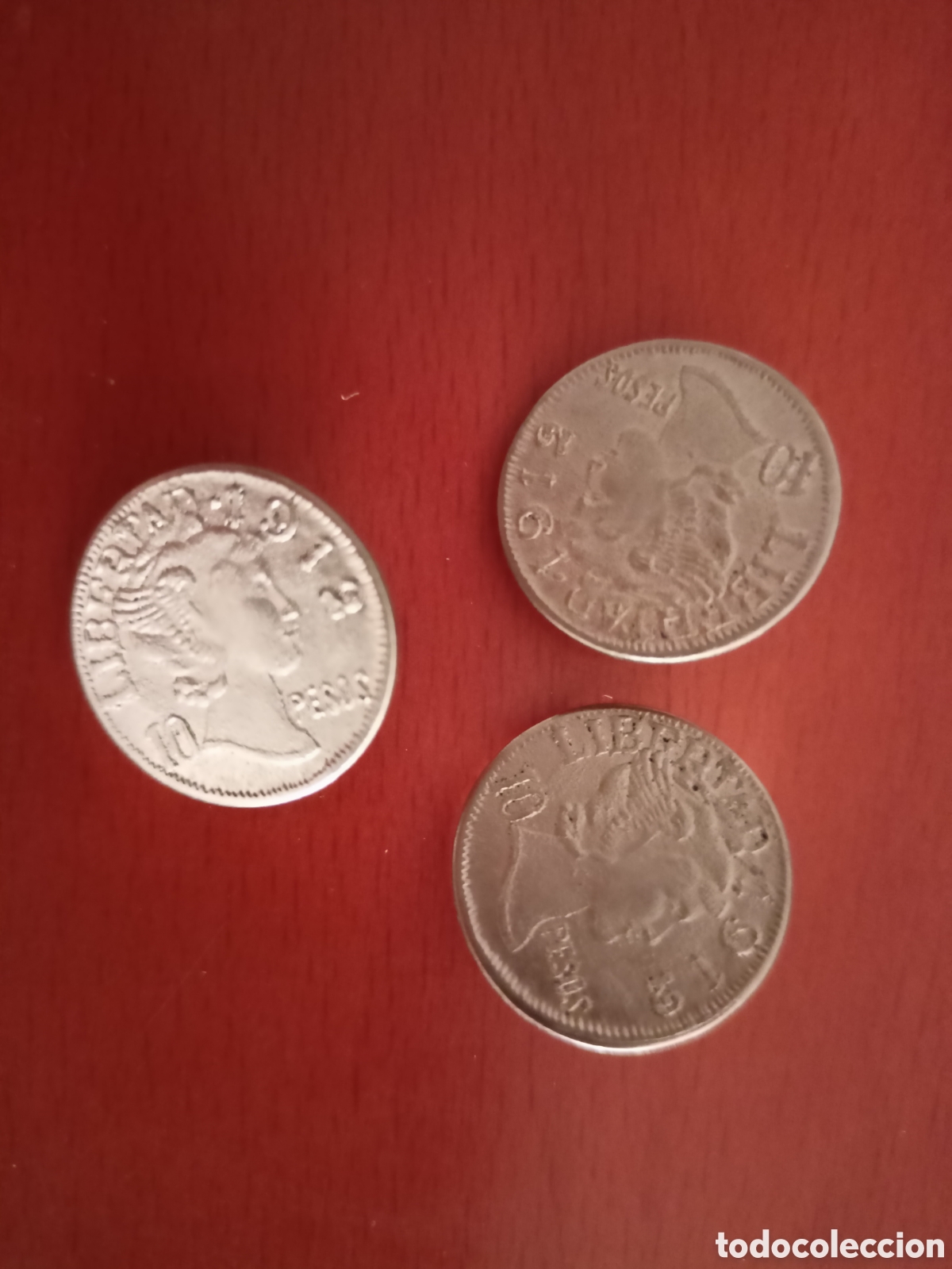 Artesan&iacute;a: 3 botones moneda plateadas - Foto 2