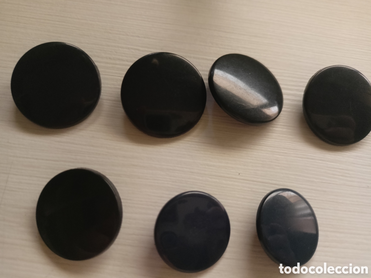 Artesan&iacute;a: 7 botones negros planos diferentes tama&ntilde;os