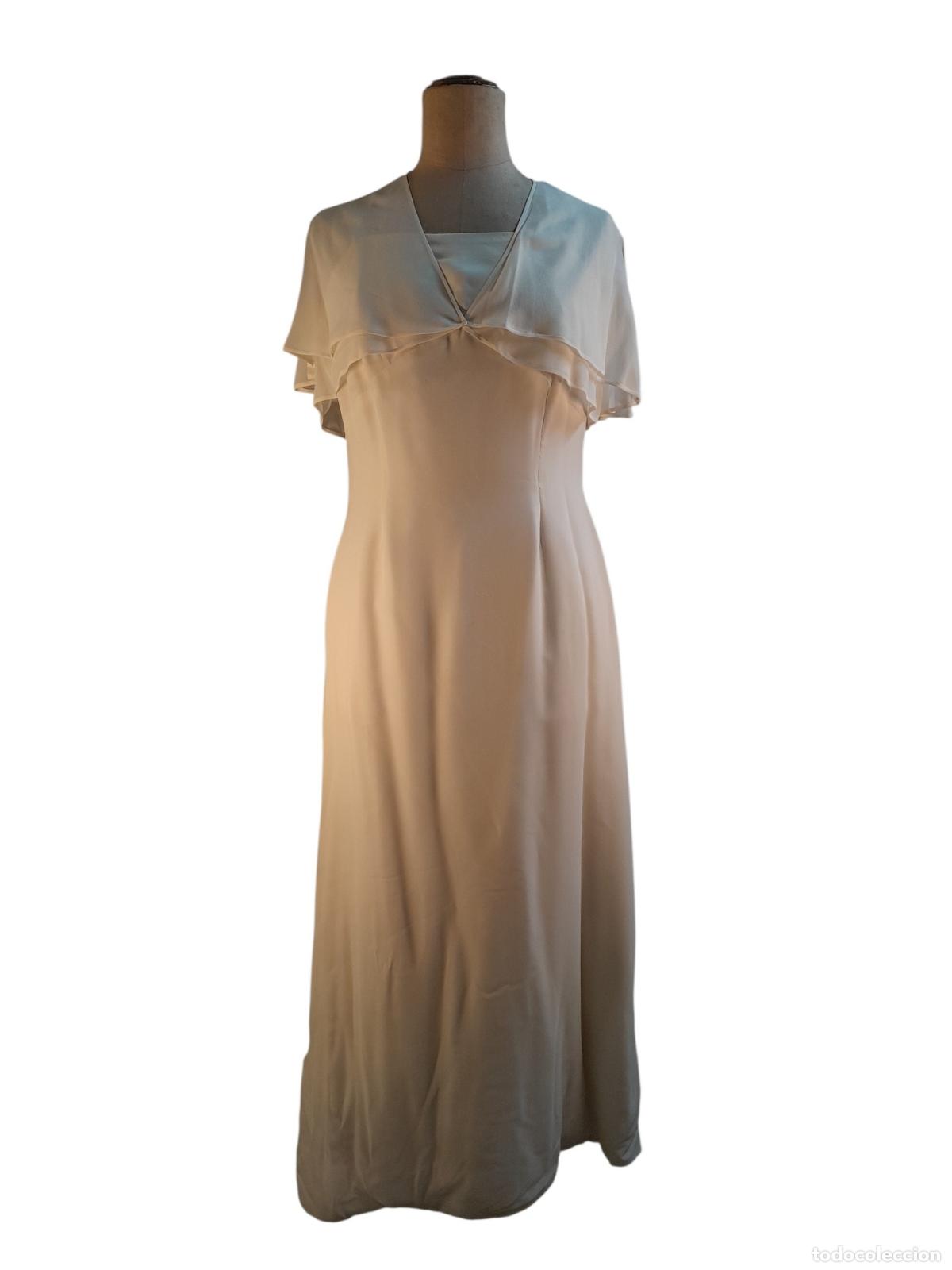Artesan&iacute;a: VE-302. VESTIDO DE CEREMONIA DE SEDA BLANCO CON CAPA SUPERPUESTA. SIGLO XX