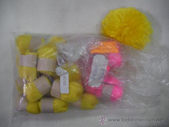 Handicraft, Second-Hand and New: ANTIGUO LOTE DE POMPONES DE COLORES