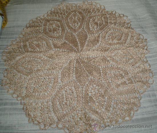 Artesan&iacute;a: centro de mesa hecho a mano con hilo de perle color ocre - Foto 1