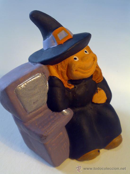Artesan&iacute;a: Bruja con ordenador - Foto 2