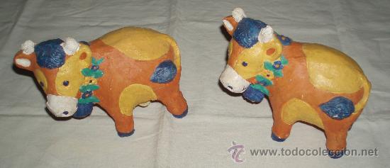 Artesan&iacute;a: dos figuras de papel mache (vacas) - Foto 1