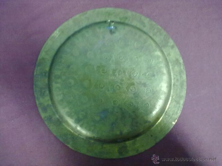 Artesan&iacute;a: PLATO BANDEJA DE LATON CINCELADO - Foto 3