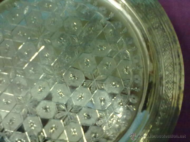 Artesan&iacute;a: PLATO BANDEJA LATON CINCELADO - Foto 2