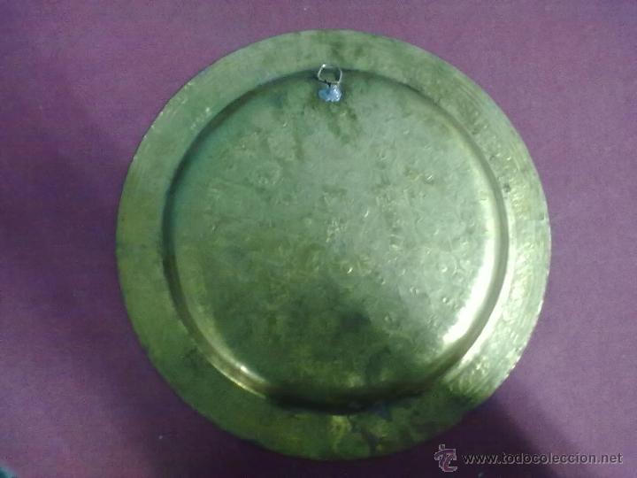 Artesan&iacute;a: PLATO BANDEJA LATON CINCELADO - Foto 3