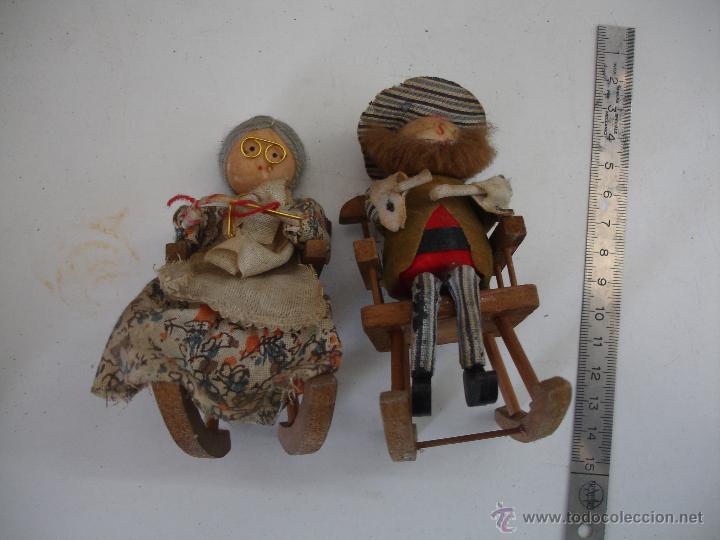 Artesan&iacute;a: FIGURAS DE ANCIANOS CON MECEDORA. - Foto 1