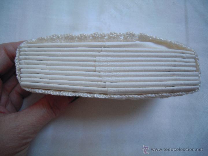 Artesan&iacute;a: Funda de ganchillo con flor - Foto 2