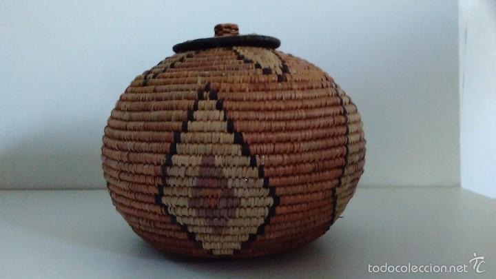 Artesan&iacute;a: Recipiente con tapa hecho en paja - Foto 1
