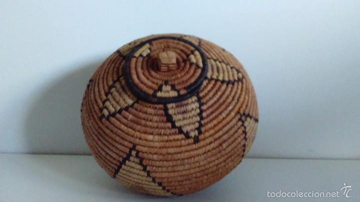 Artesan&iacute;a: Recipiente con tapa hecho en paja - Foto 2