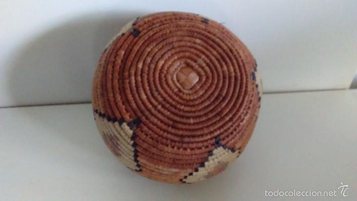 Artesan&iacute;a: Recipiente con tapa hecho en paja - Foto 3