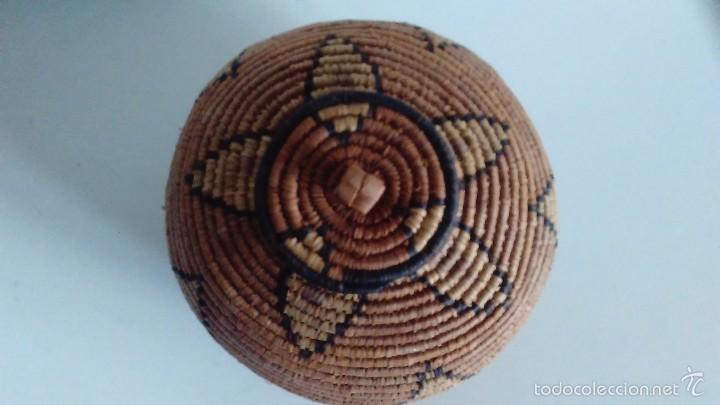 Artesan&iacute;a: Recipiente con tapa hecho en paja - Foto 4