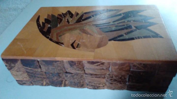 Artesan&iacute;a: Caja de madera con taracea de un indio - Foto 2