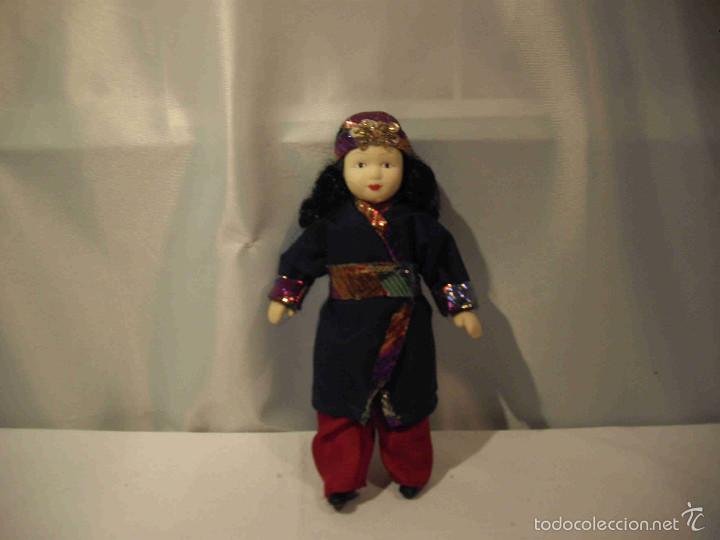 Artesan&iacute;a: MU&Ntilde;ECA PORCELANA KOREA - Foto 1