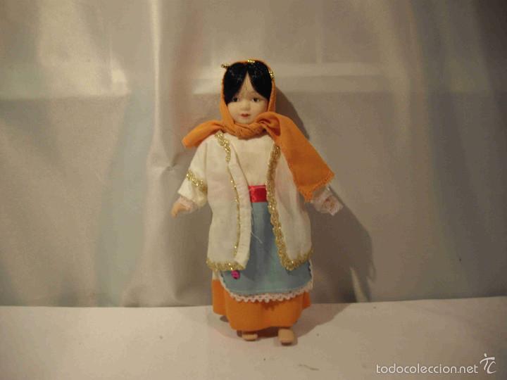 Artesan&iacute;a: MU&Ntilde;ECA PORCELANA LIBANO - Foto 1