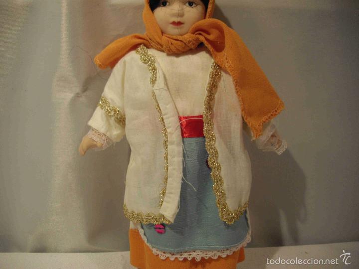Artesan&iacute;a: MU&Ntilde;ECA PORCELANA LIBANO - Foto 3