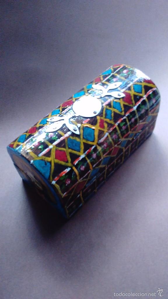 Artesan&iacute;a: Peque&ntilde;o ba&uacute;l pintado a mano - Foto 1