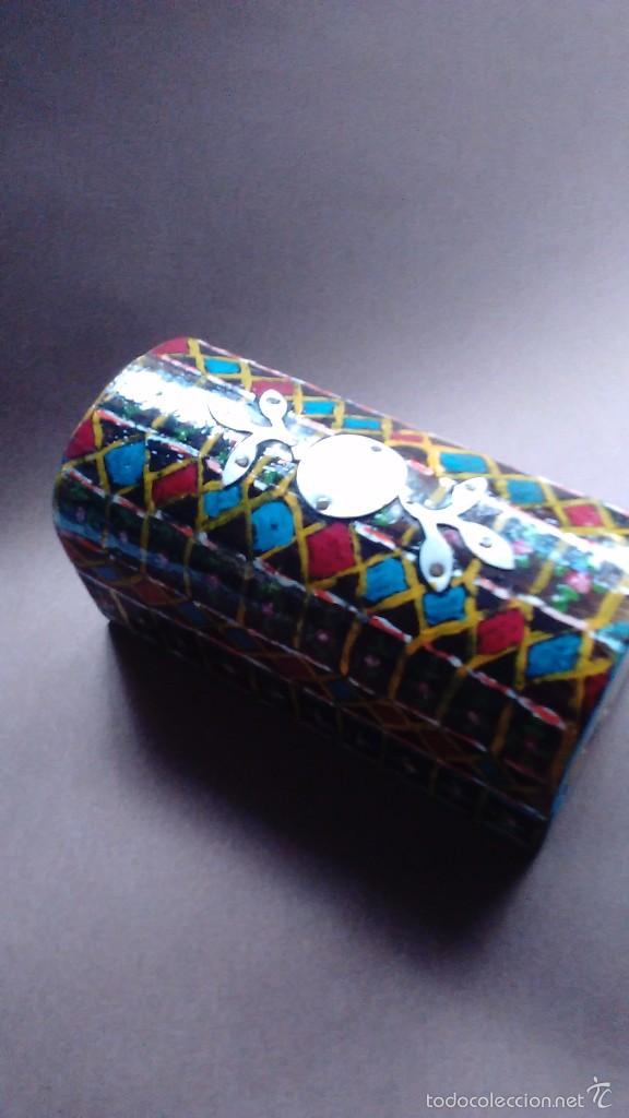 Artesan&iacute;a: Peque&ntilde;o ba&uacute;l pintado a mano - Foto 2