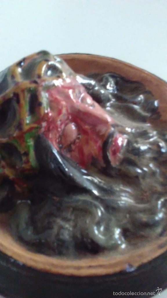 Artesan&iacute;a: Cabeza de Cristo en relieve pintada a mano - Foto 4