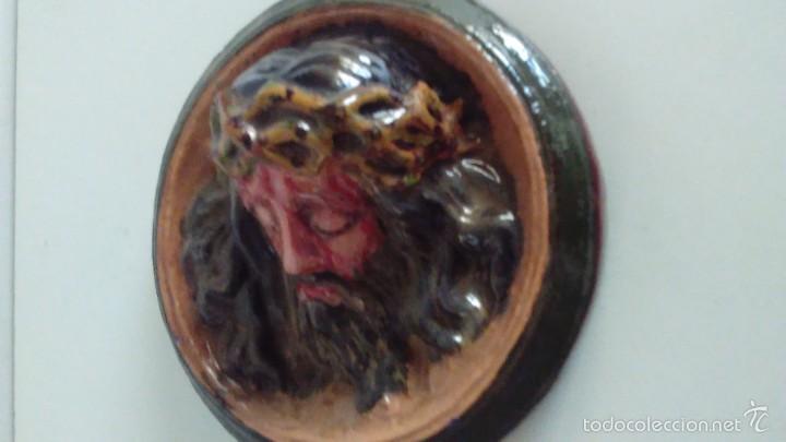 Artesan&iacute;a: Cabeza de Cristo en relieve pintada a mano - Foto 5