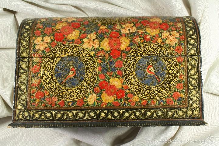 Artesan&iacute;a: Caja de madera pintada a mano. Iran&iacute;. - Foto 9