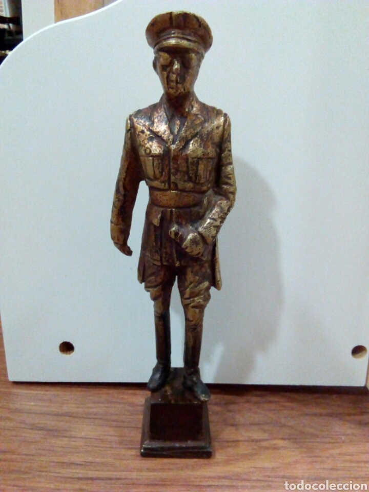 Artesan&iacute;a: Estatuilla de Franco - Foto 1