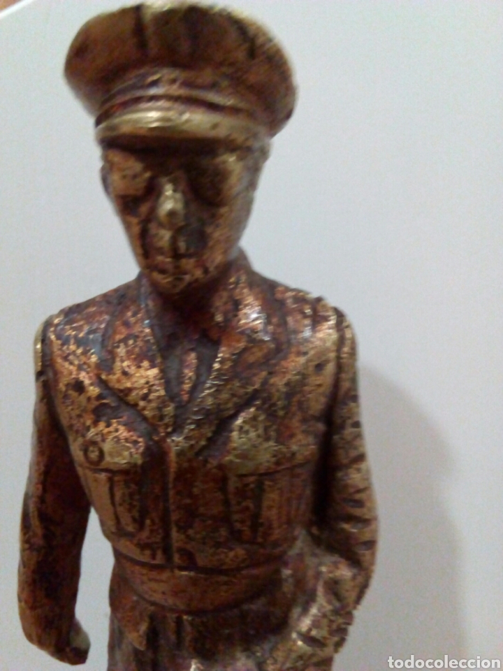 Artesan&iacute;a: Estatuilla de Franco - Foto 2