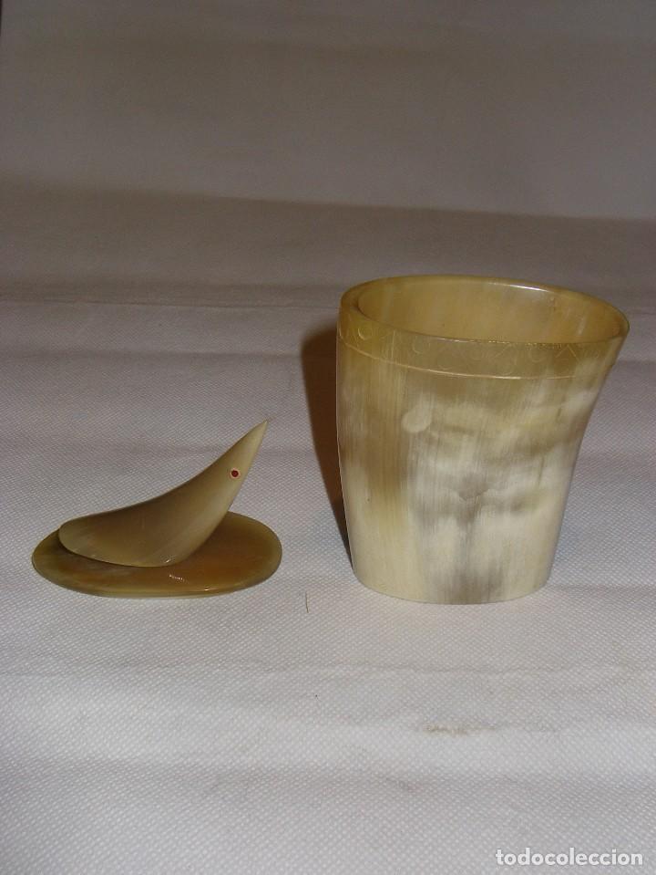 Artesan&iacute;a: Bonito vaso con tapa, de asta de toro. - Foto 2