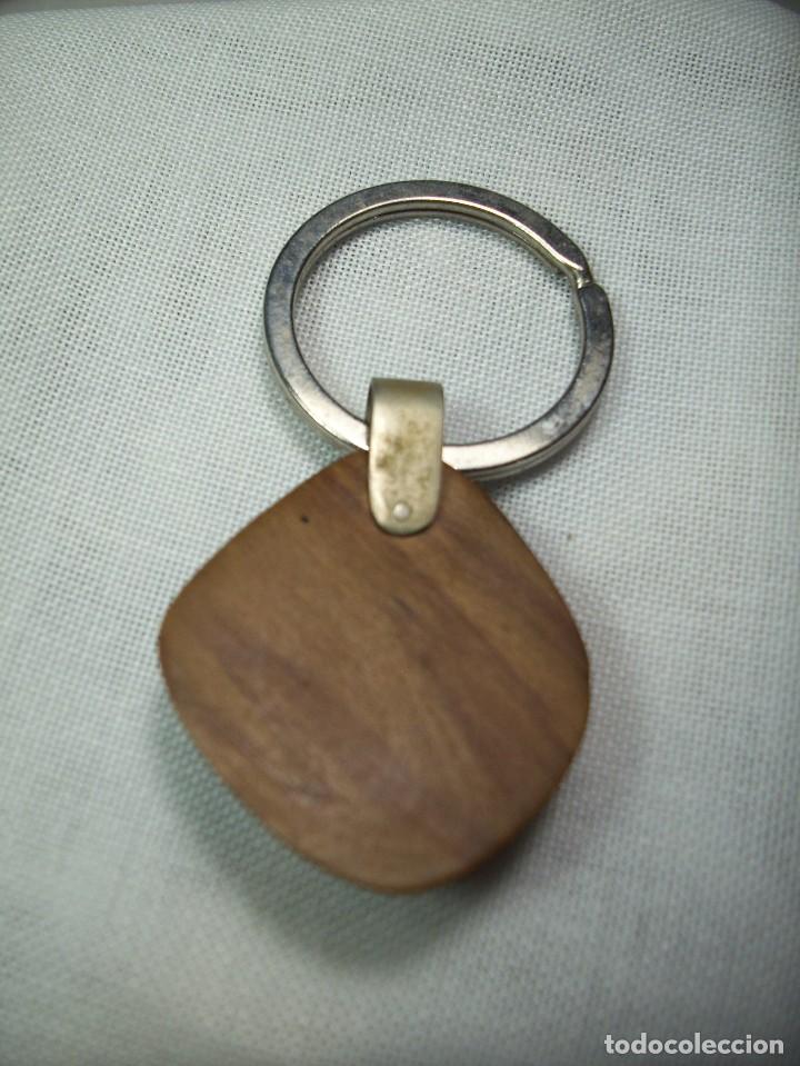 Artesan&iacute;a: BONITO LLAVERO EN MADERA - Foto 2