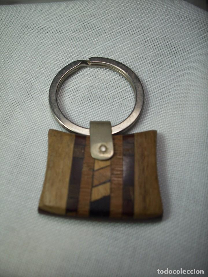 Artesan&iacute;a: LLAVERO EN MADERA - Foto 1