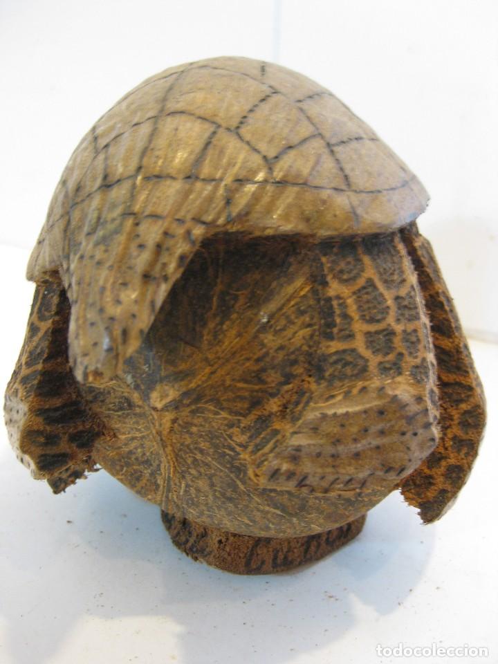 Artesan&iacute;a: TORTUGA TALLA EN CASCARA DE COCO, CUBA - Foto 4