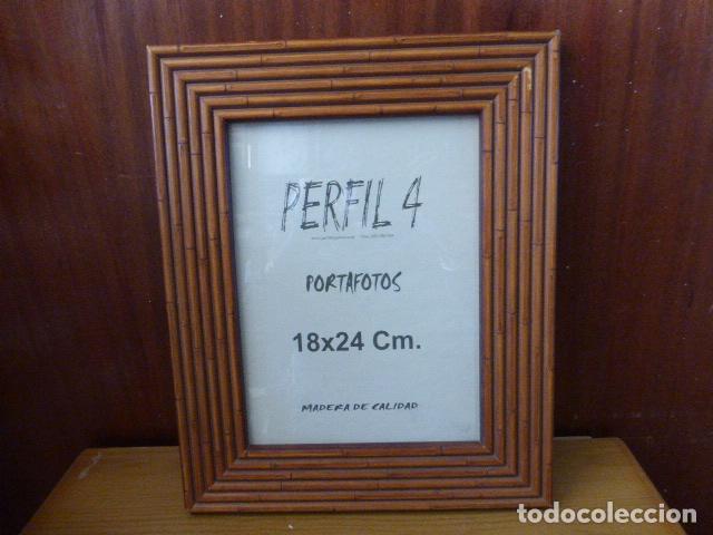 Artesan&iacute;a: MARCO DE MADERA IMITACION CA&Ntilde;A DE BAMBU, CON CRISTAL. - Foto 1