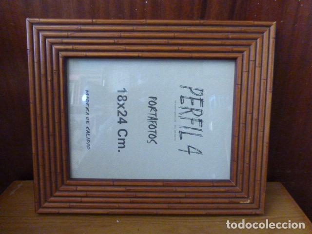 Artesan&iacute;a: MARCO DE MADERA IMITACION CA&Ntilde;A DE BAMBU, CON CRISTAL. - Foto 3